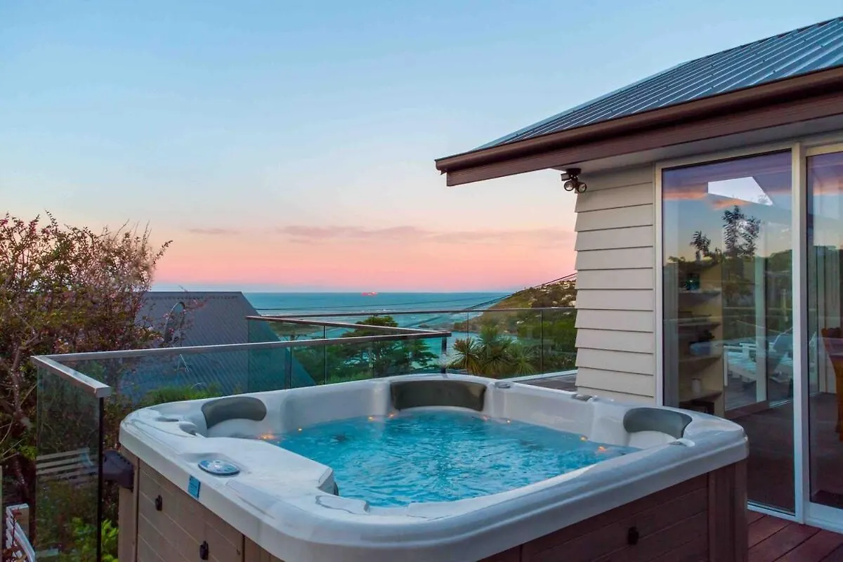 Вилла Sea View Paradise With Hot Tub Крайстчёрч